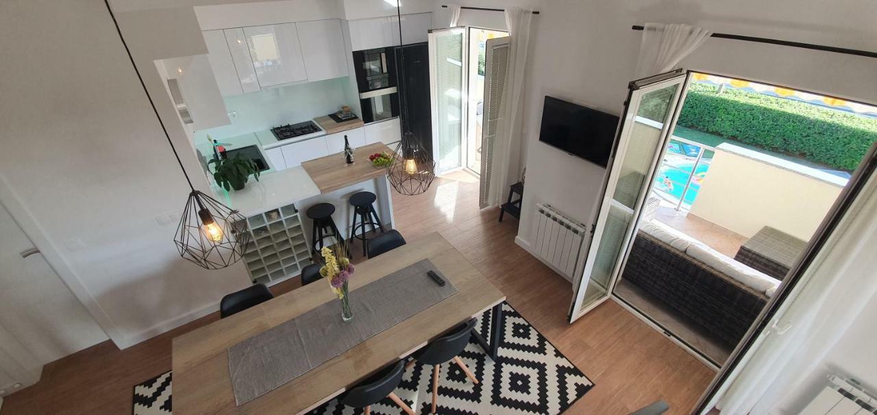 Apartments Sunny Estate Затон Экстерьер фото