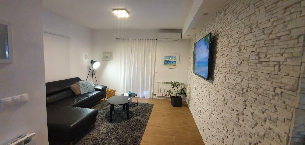 Apartments Sunny Estate Затон Экстерьер фото